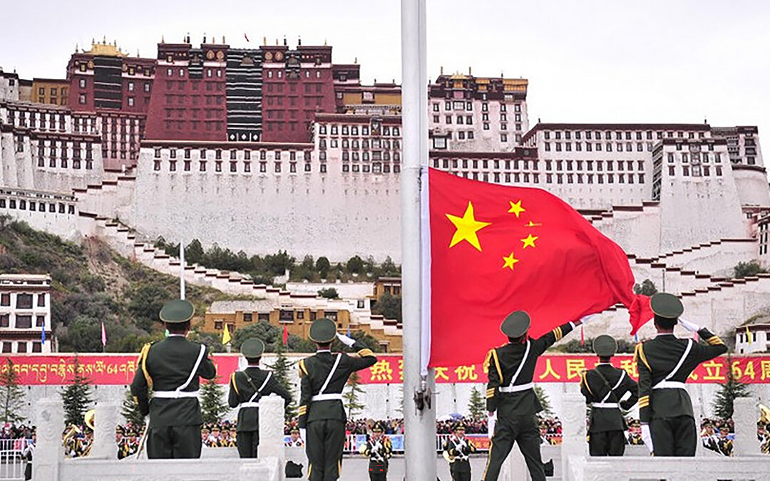 Chines Soldiers Lhasa Flag Potala Xinhua Twitter