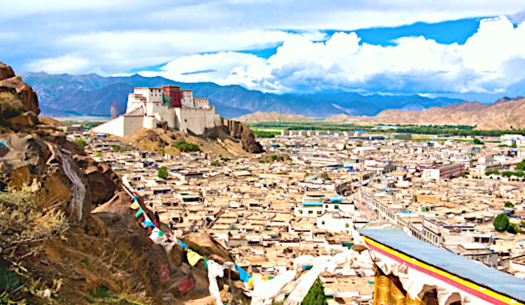 Shigatse Dzong 4 1200×628 Antoine Taveneaux CC BY SA 4.0