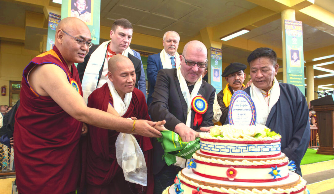 Geburtstagstorte Für Panchen Lama 2 1200×628 Tenzin Jigme Taydeh CTA